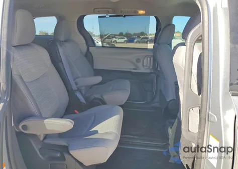 2022 Toyota Sienna Le z USA, uszkodzony, nr VIN 5TDKRKEC5NS135587